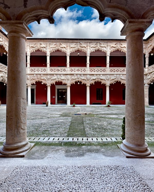 Patio del Palacio del Infantado en Guadalajara
